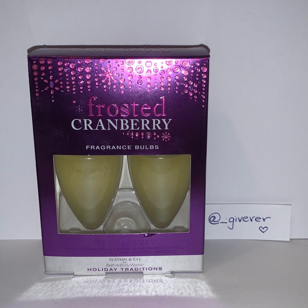 Frosted Cranberry Wallflower Refills 2 Pack